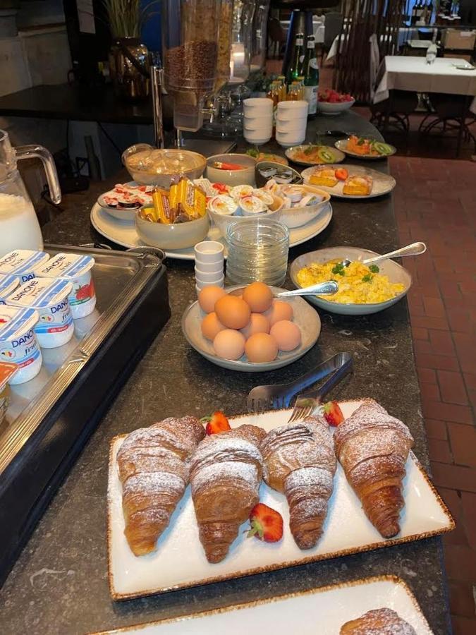 Hotel De Kalvaar Ninove Kültér fotó